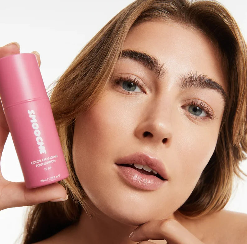 Color-Changing Liquid Foundation – Hydrating, Natural Finish